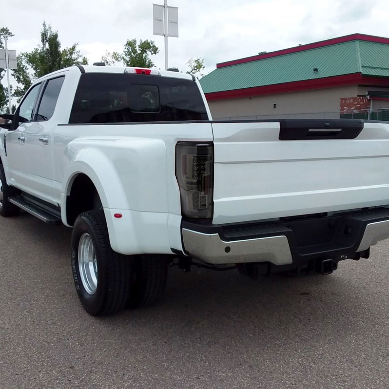 2017-2019 Ford F-250/350/450/550 Super Duty LED Bar Tail Lights Chrome/Smoke