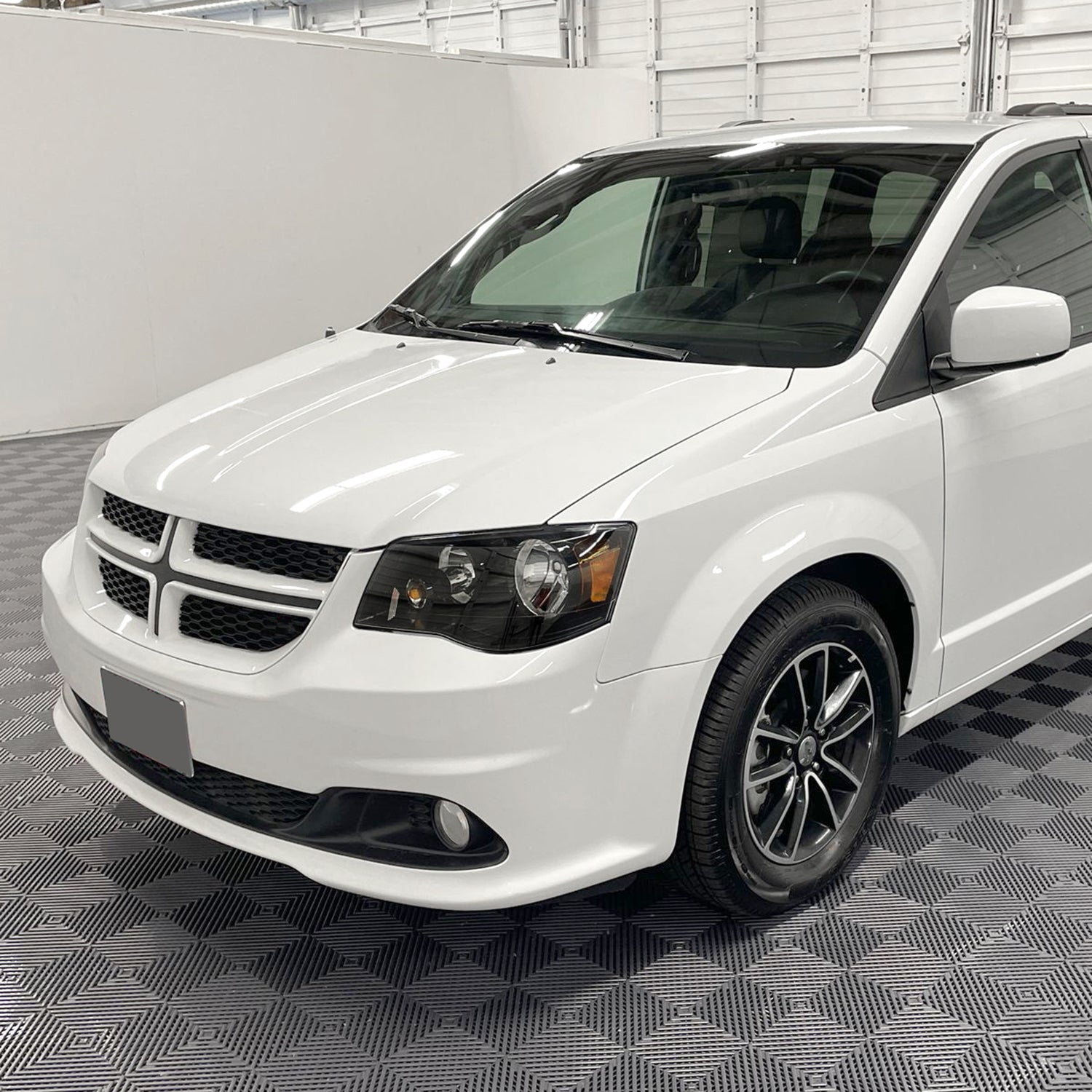 2008-2018 Dodge Grand Caravan Chrysler Town & Country Factory Headlights Black