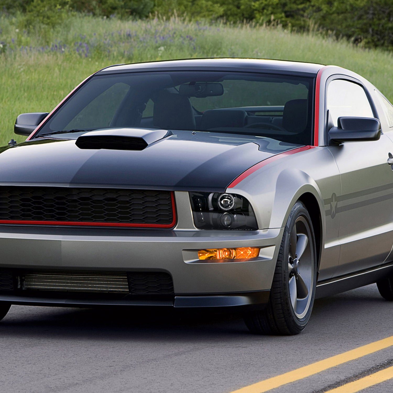 2005-2009 Ford Mustang Halo Projector Headlights Jet Black/Clear Lens