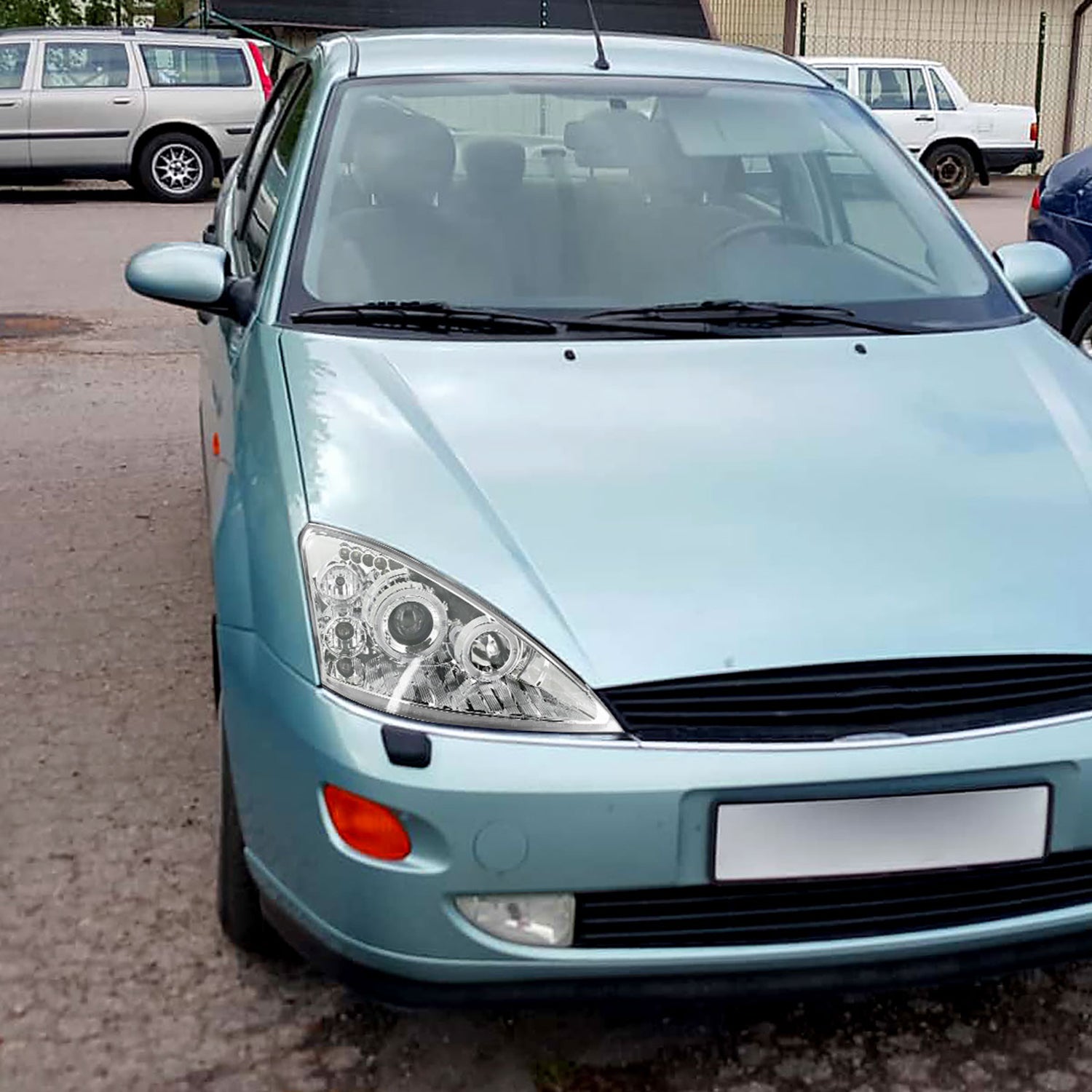 2000-2004 Ford Focus Dual Halo Projector Headlights Chrome/Clear Lens