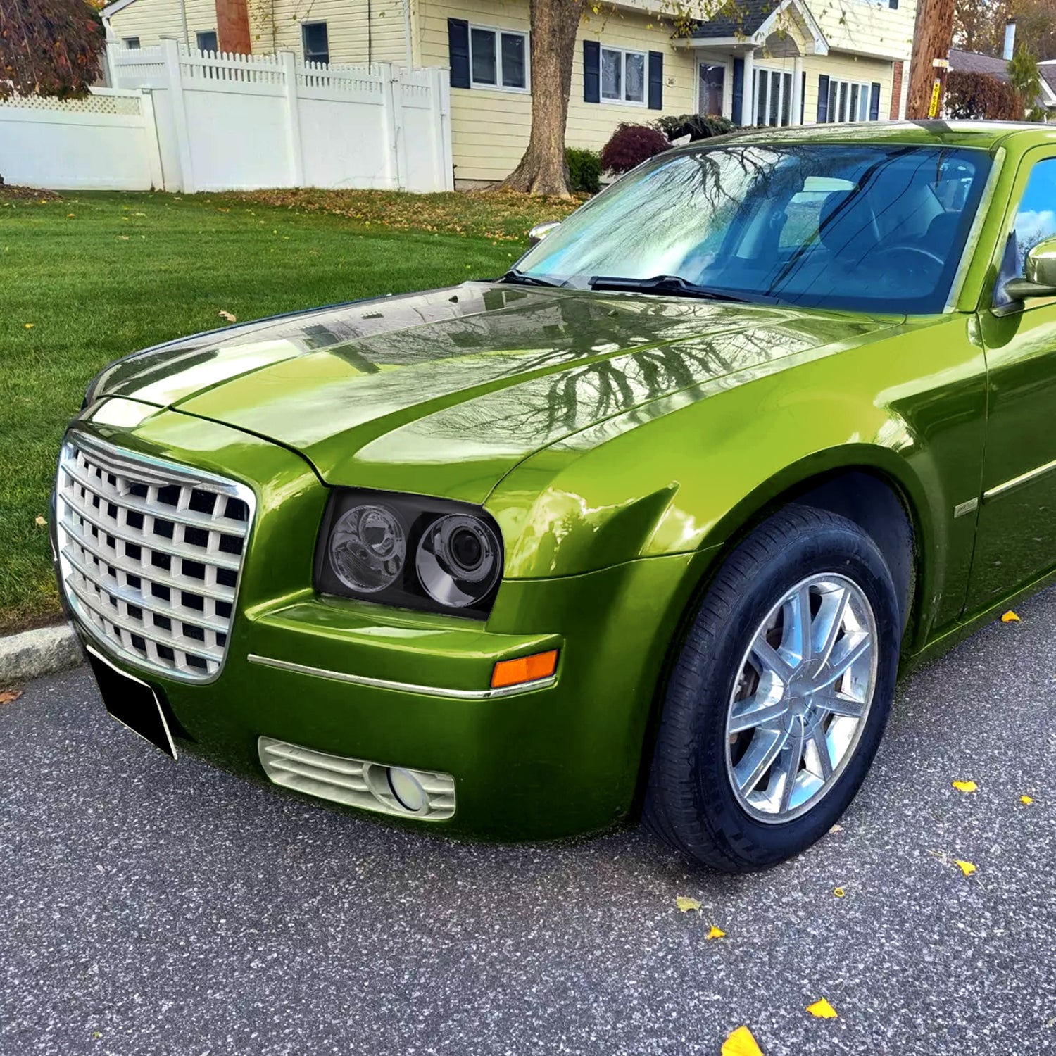 2005-2010 Chrysler 300 Base/LX/Touring Projector Headlights Glossy Black/Smoke