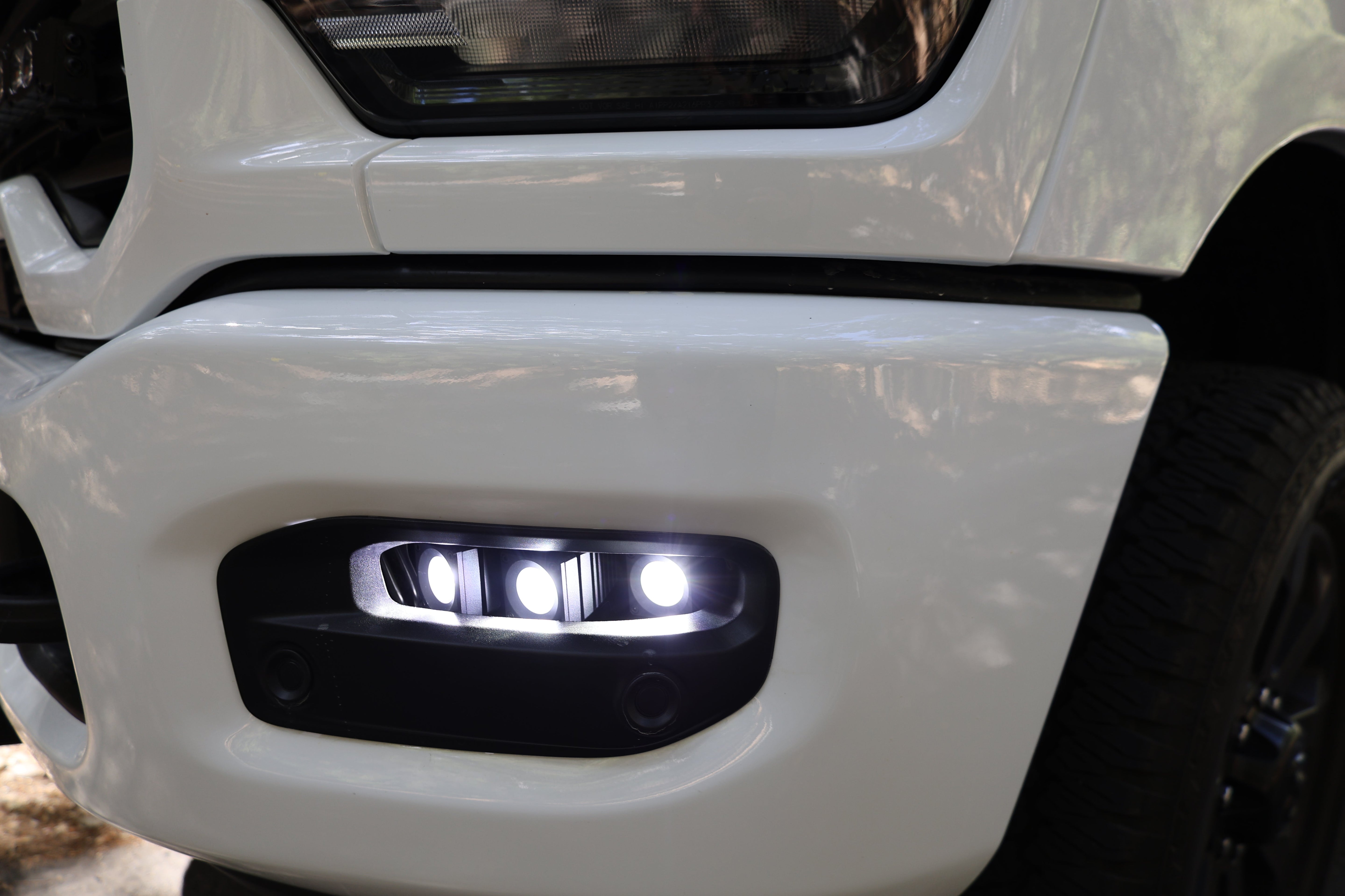 2025+ RAM 2500/3500 Fog Light Kit