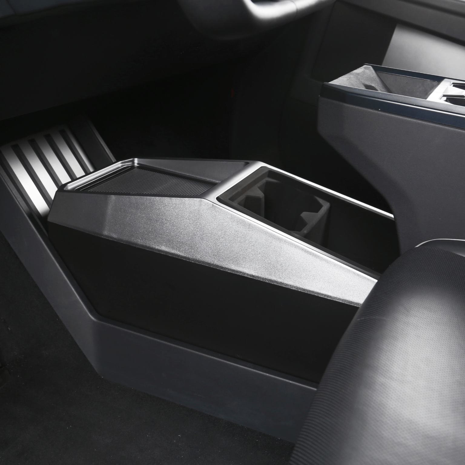 Tesla Cybertruck Center Floor Organizer & Trash Bin