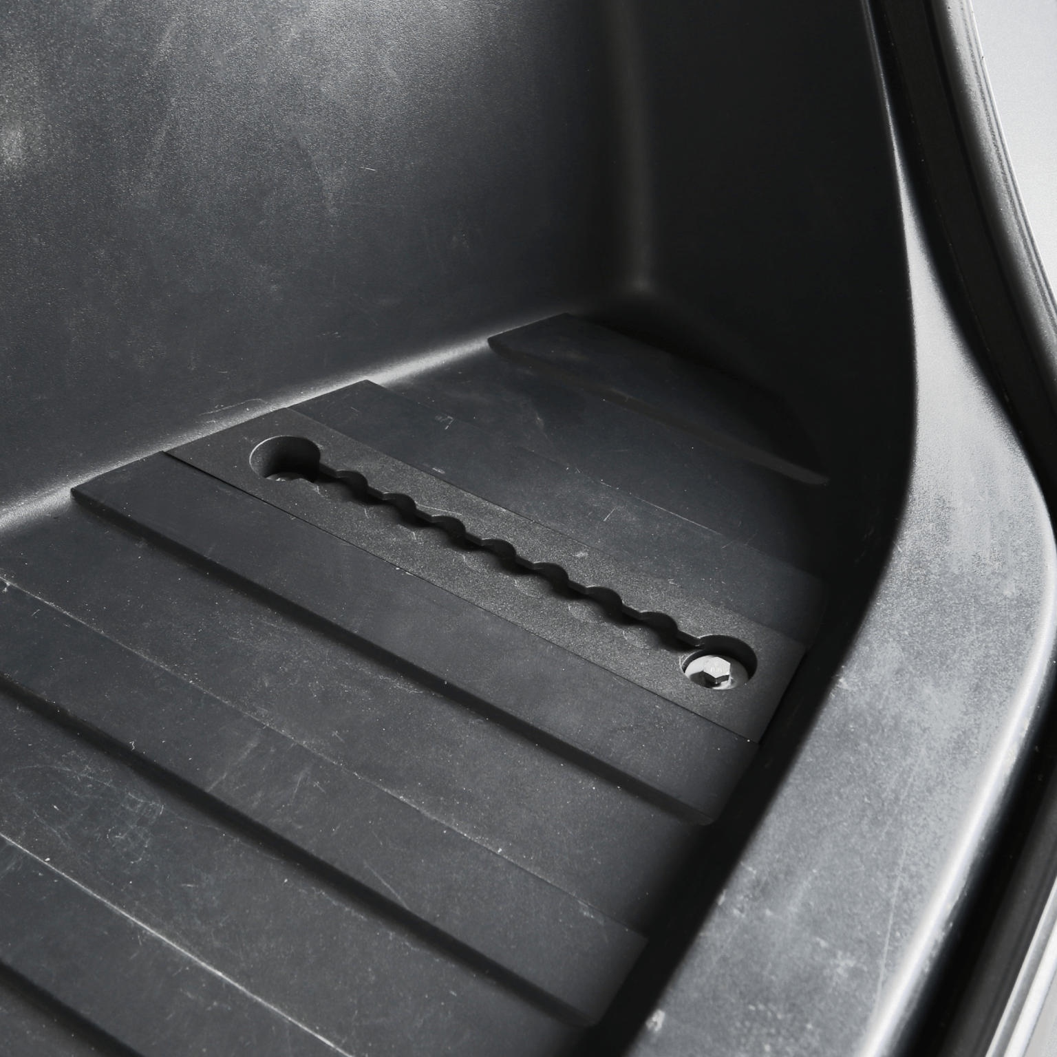 Tesla Cybertruck Front Trunk L-Track + Cargo Net