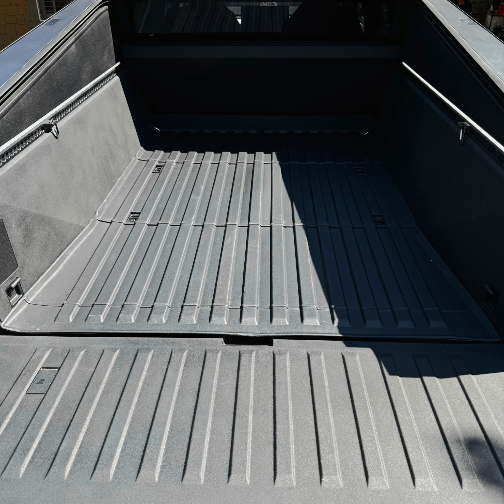 Tesla Cybertruck Trunk Bed Mat Set