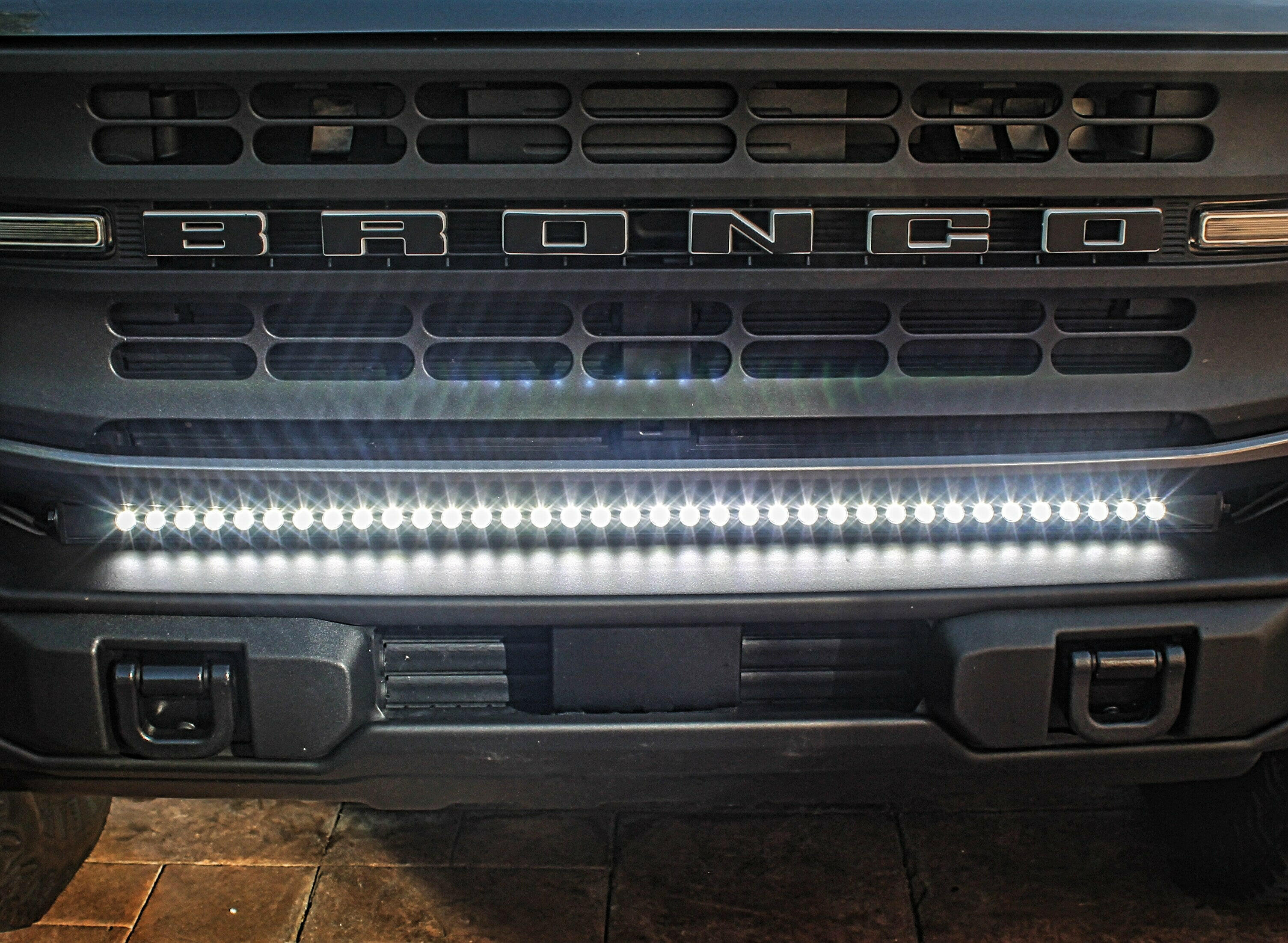 2021+ Ford Bronco Capable Bumper 40in Light Bar - Slim