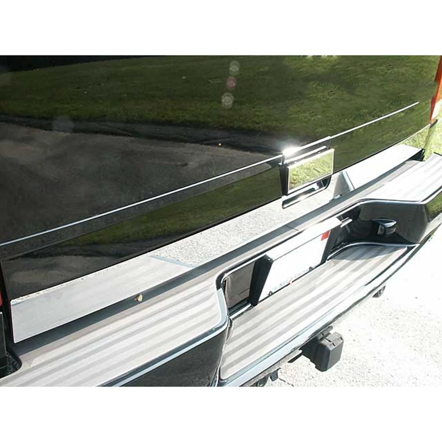 2002-2006 Cadillac Escalade Stainless Steel Tailgate Trim 2Pc